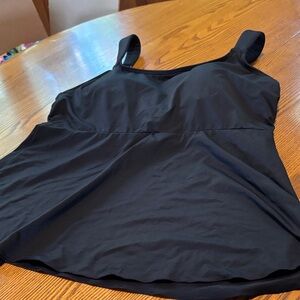 Lands' End Black Women's One Piece Swimsuit 10-12. DDD